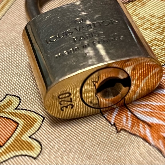 Authentic Louis Vuitton Lock and Key #320 - Picture 5 of 11